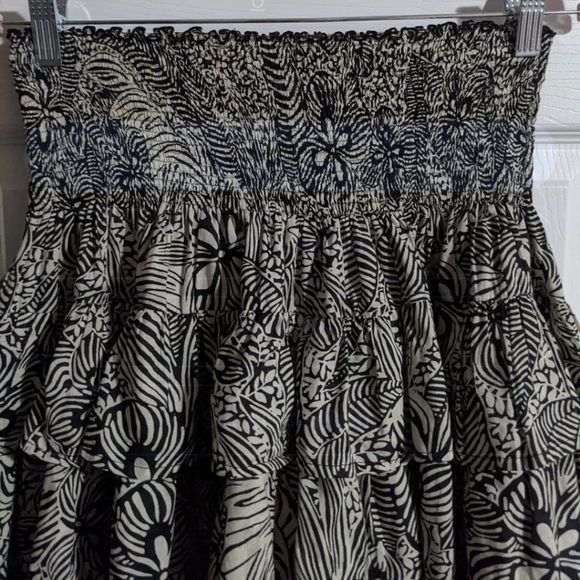 White Rice Cream Black Batik Print Tiere Mini Skirt M Boho Travel Resort Unique - Picture 5 of 5